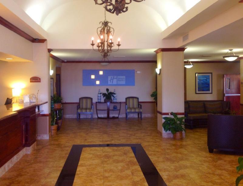 Holiday Inn Express Hotel & Suites Barstow By Ihg Buitenkant foto