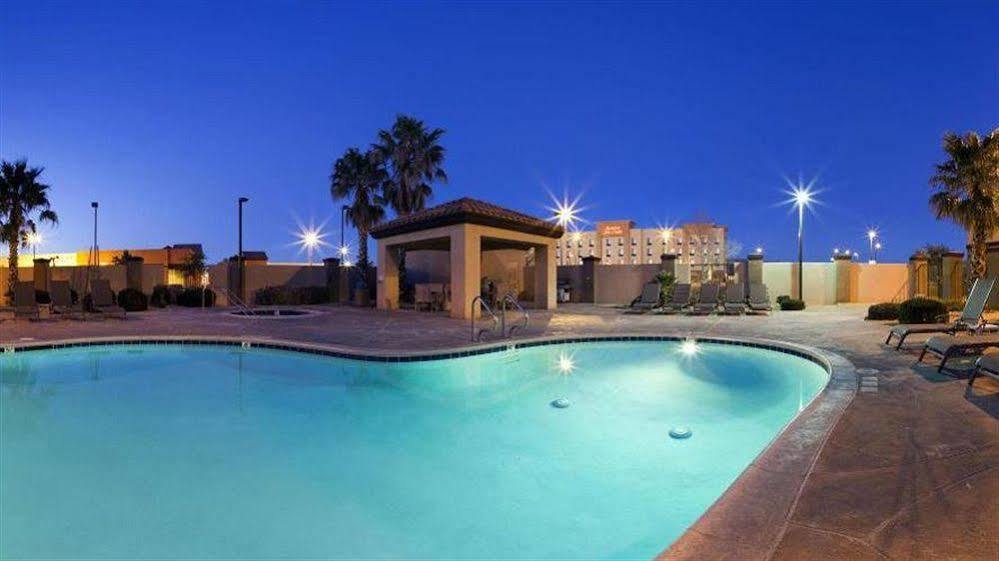 Holiday Inn Express Hotel & Suites Barstow By Ihg Buitenkant foto