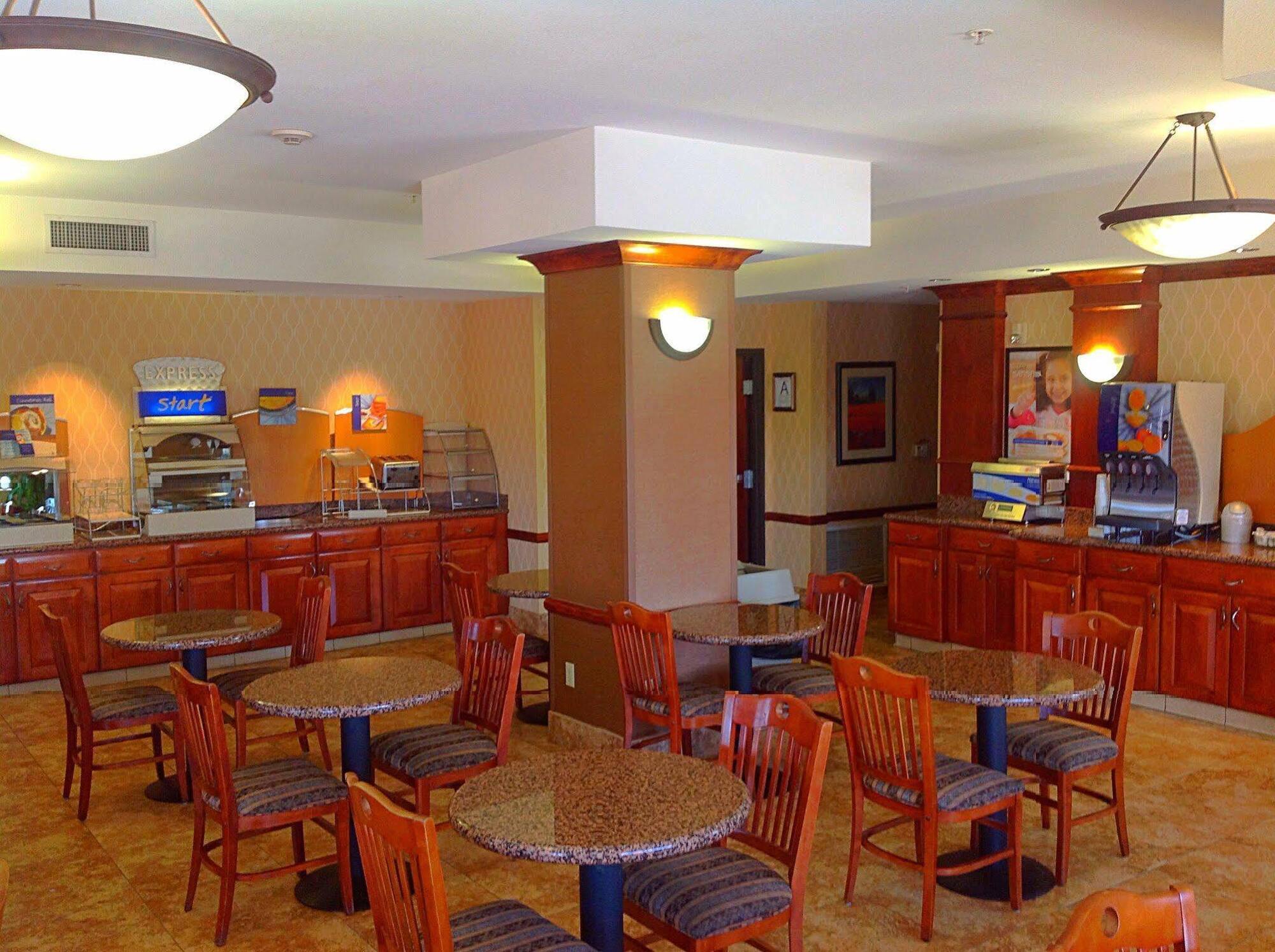 Holiday Inn Express Hotel & Suites Barstow By Ihg Buitenkant foto